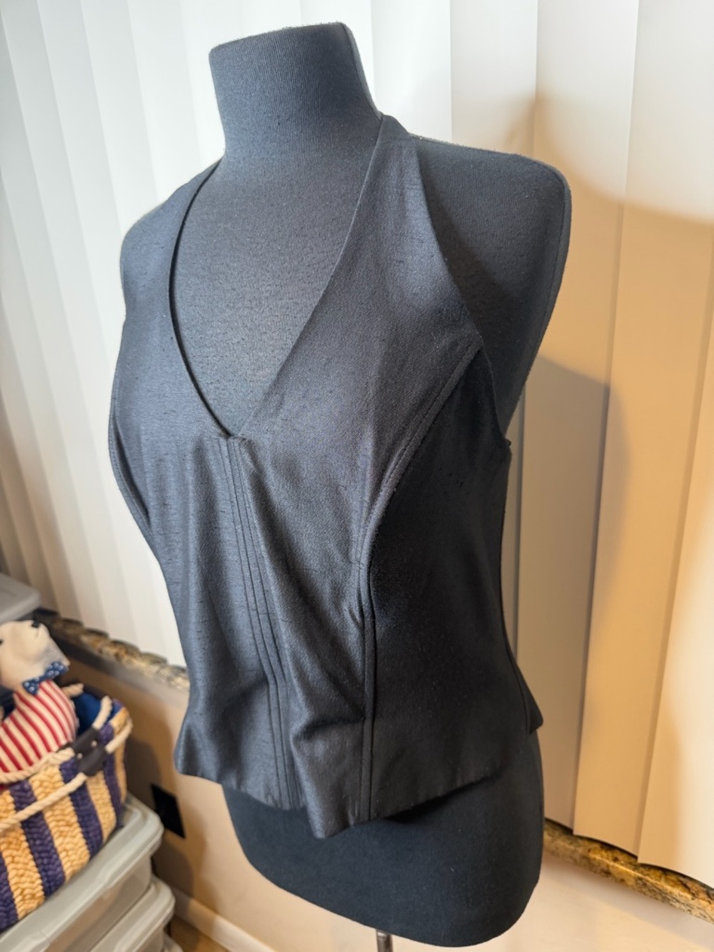Vintage John Roberts Halter Sleek Black V-Neck Sleeveless Top Plus Woman Size 14